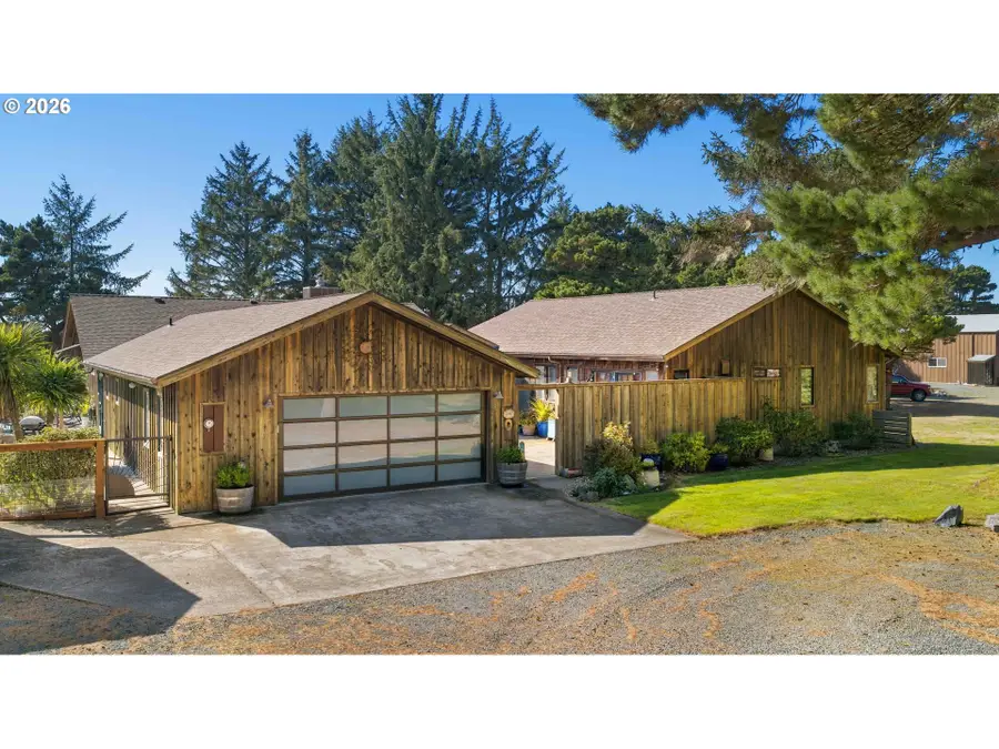 3275 Golf Links Rd, Bandon, OR 97411 - #2