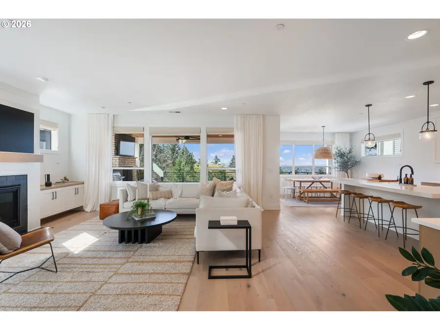 3724 SW Hillside Dr, Portland, OR 97221 - #3