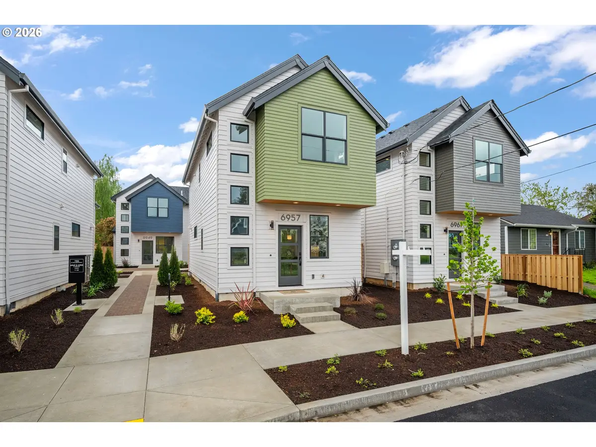 6957 N Burr Ave, Portland, OR 97203 - #1