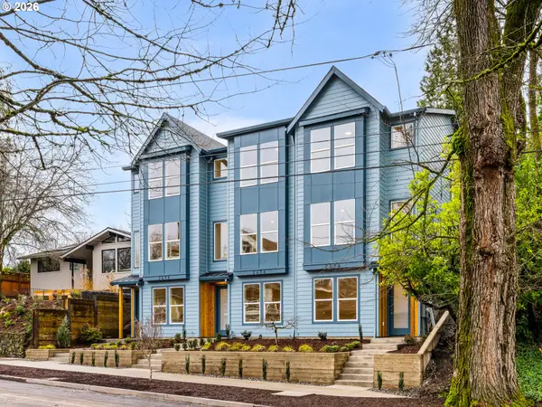 2474 SE Lincoln St, Portland, OR 97214