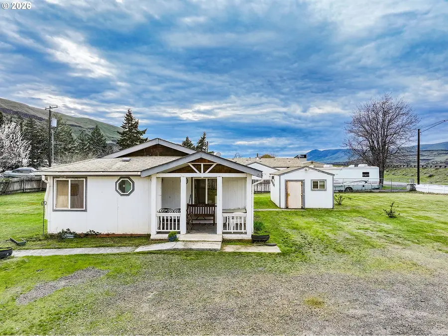 406 First St, Rufus, OR 97050 - #2