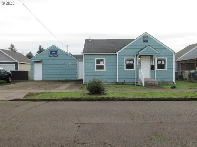 370 W B St, Lebanon, OR 97355 - #1