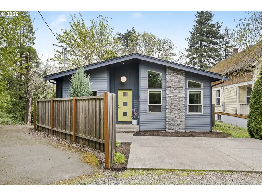 9302 SW 30th Ave, Portland, OR 97219 - #2