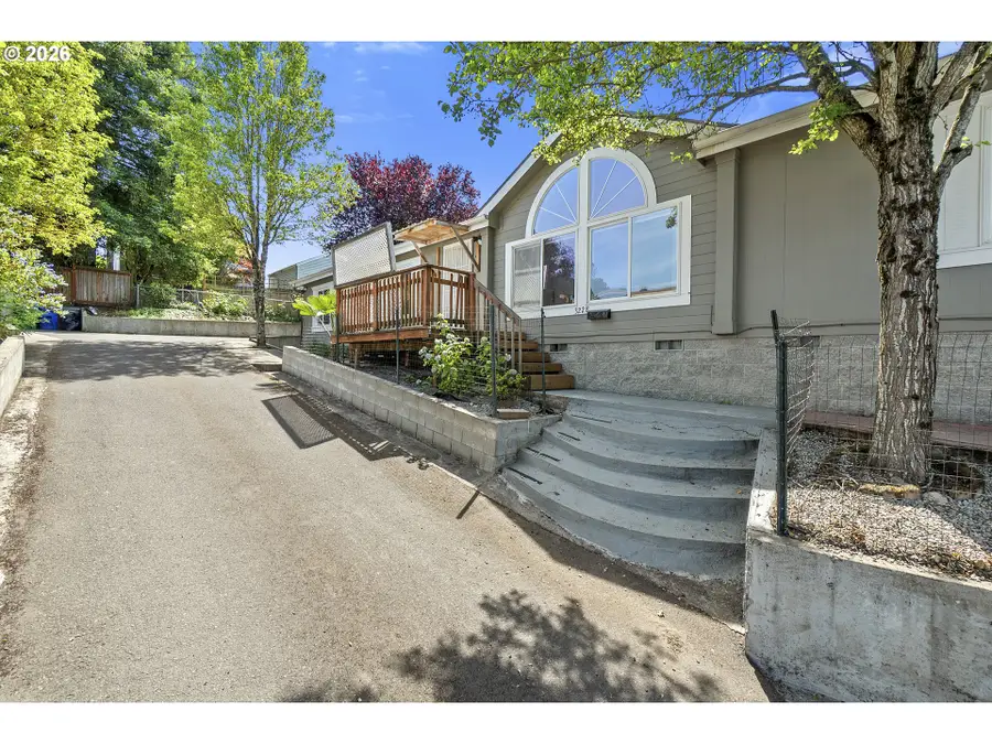 3228 NE Lombard St, Portland, OR 97211 - #3