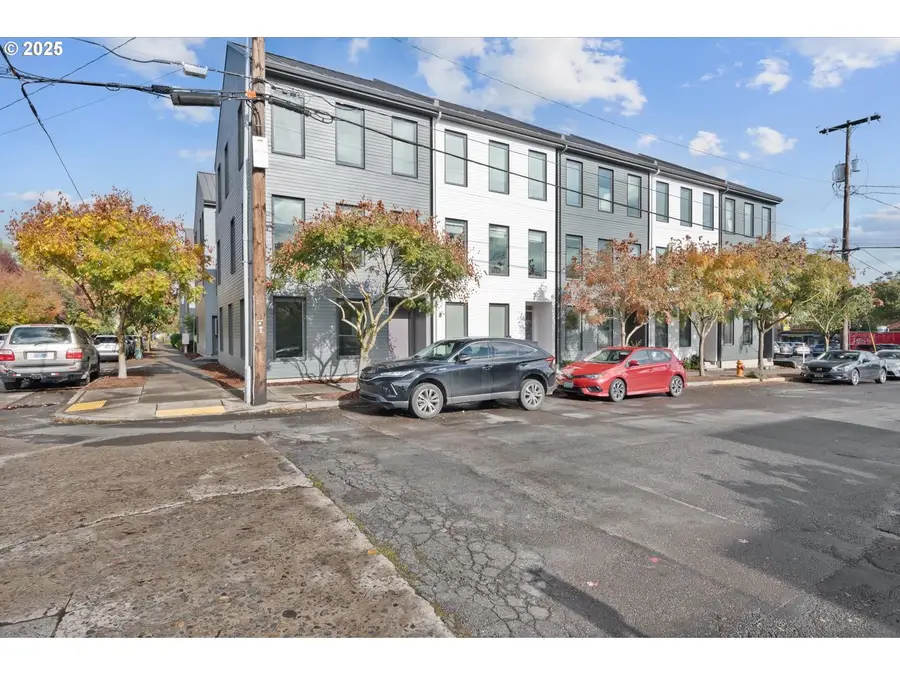1603 SE Glenwood St, Portland, OR 97202 - Image #2