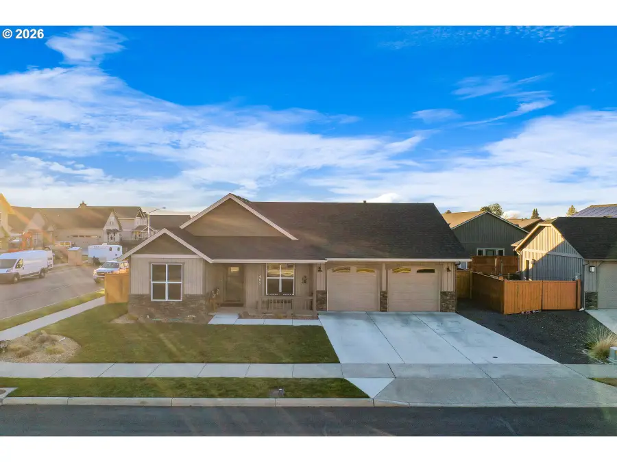 465 SE Sumner Dr, Prineville, OR 97754 - #2