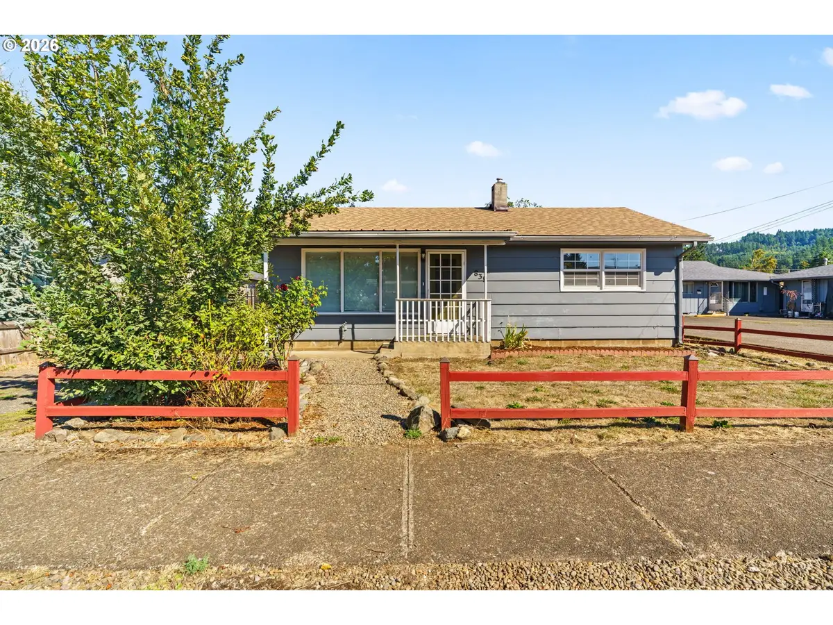 830 S 7th St, Cottage Grove, OR 97424 - #1