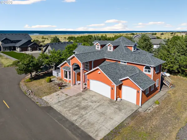 238 25th St, LongBeach, WA 98631