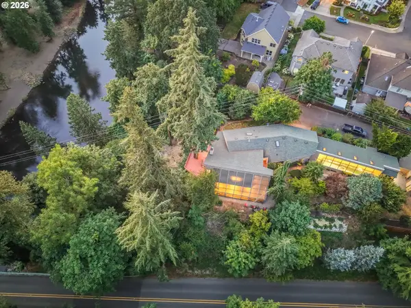 1116 N Knights Bridge Rd, Canby, OR 97013