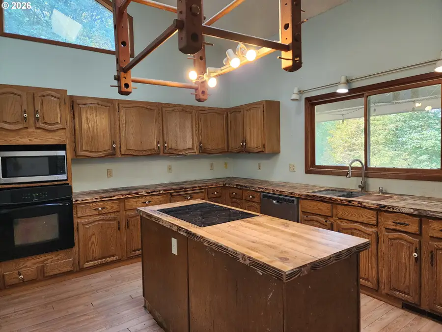 16750 S Stone Hill Dr, Molalla, OR 97038 - #3