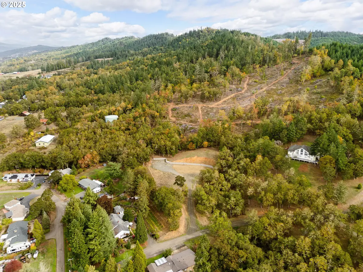 800 SE 5th St, Oakland, OR 97462 - Image #1