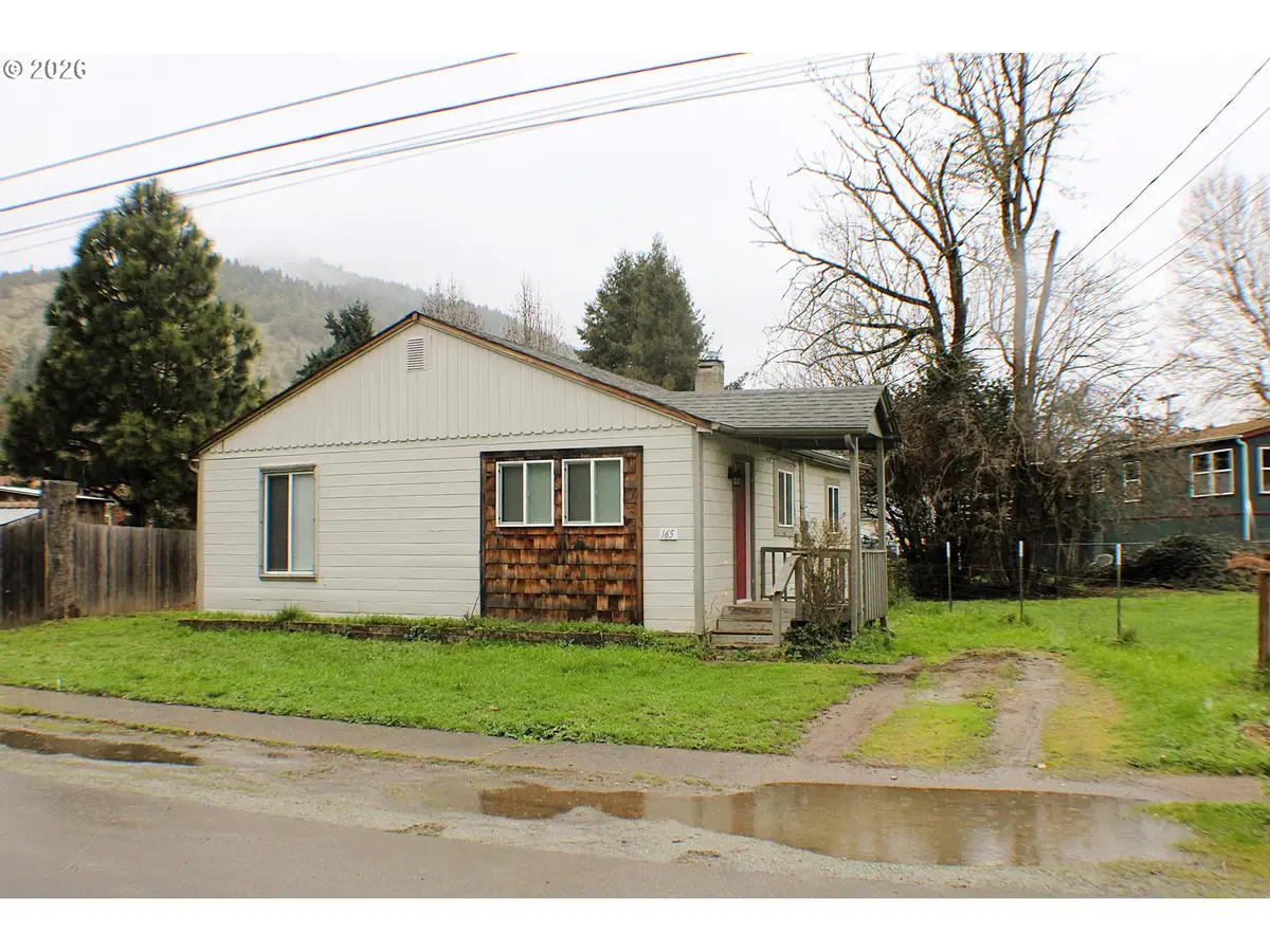 165 NE Oak St, Myrtle Creek, OR 97457 - #1