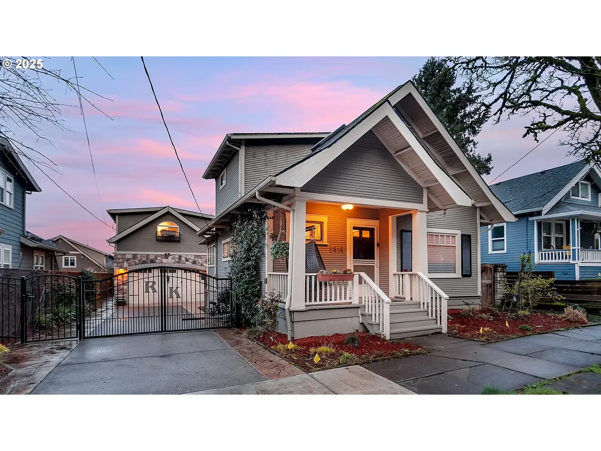5816 S Corbett Ave, Portland, OR 97239 - #1