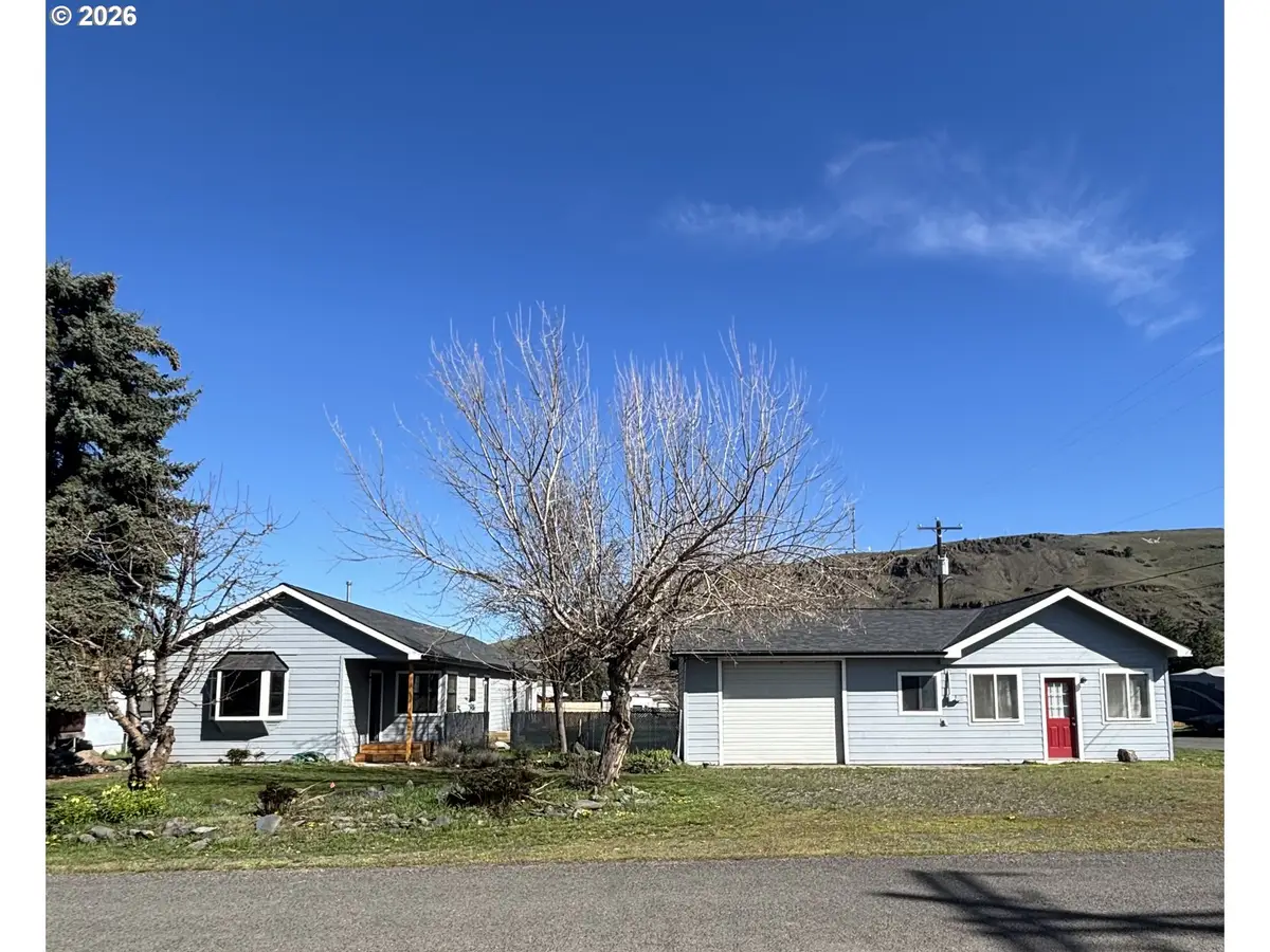 107 W 2nd St, Wallowa, OR 97885 - #1