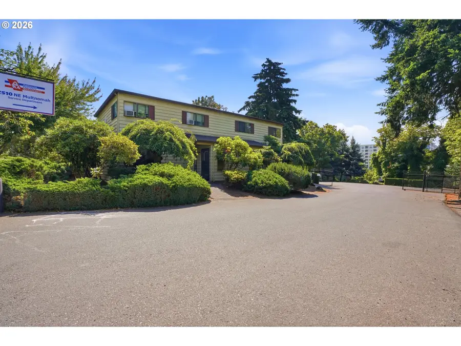 2522 NE Multnomah St, Portland, OR 97232 - #2