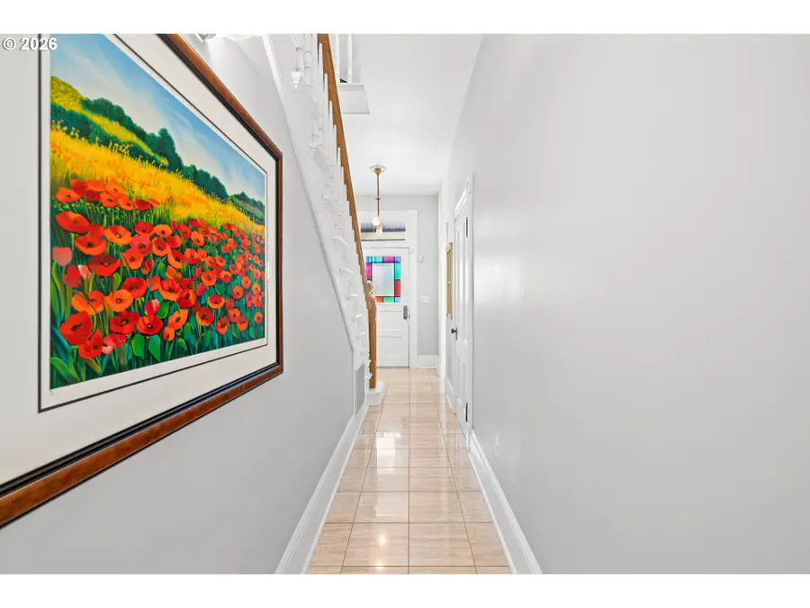 3627 S Corbett Ave, Portland, OR 97239 - #3