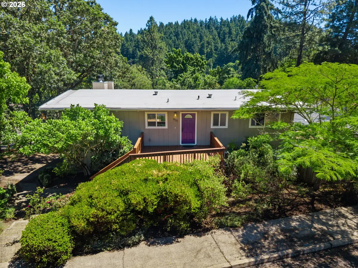 975 E 44th Ave, Eugene, OR 97405 - #1