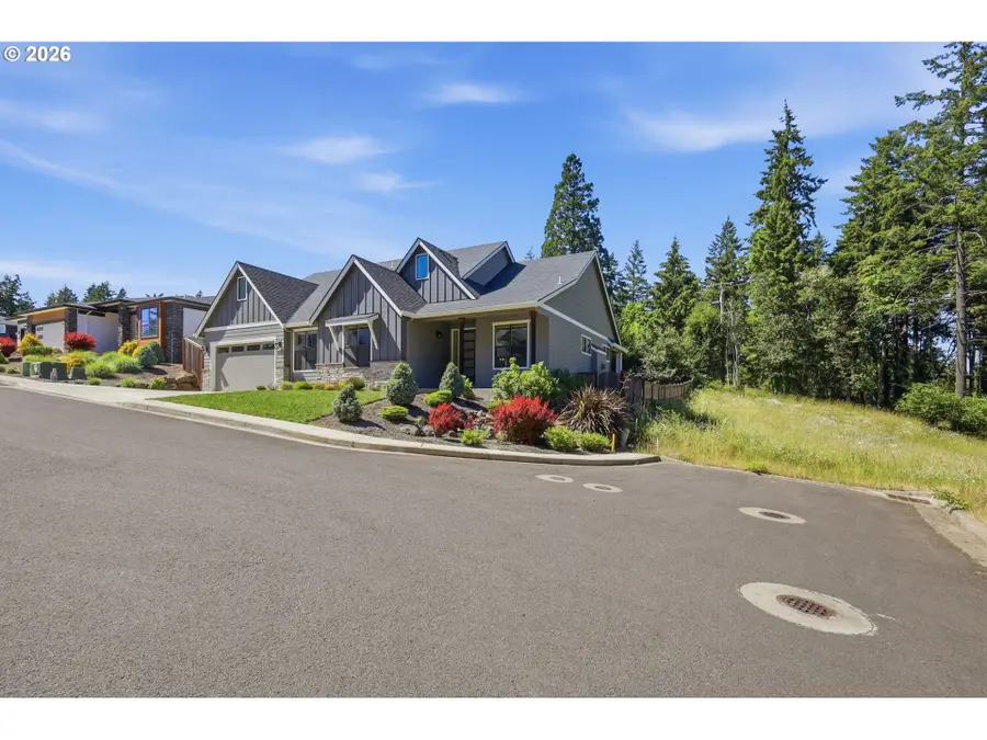 2153 Majestic Pl, Eugene, OR 97403 - #2