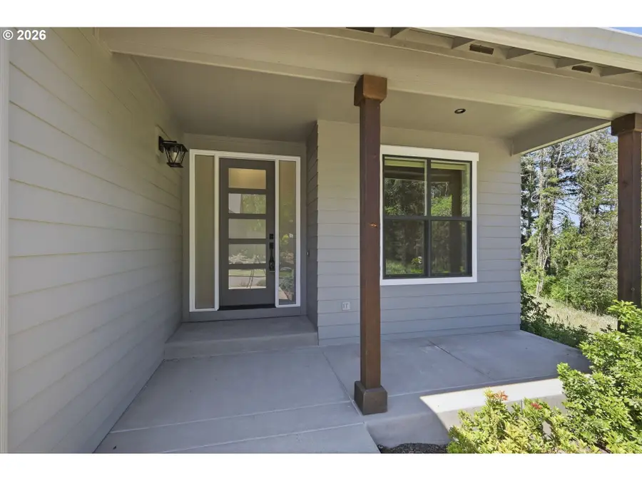 2153 Majestic Pl, Eugene, OR 97403 - #3