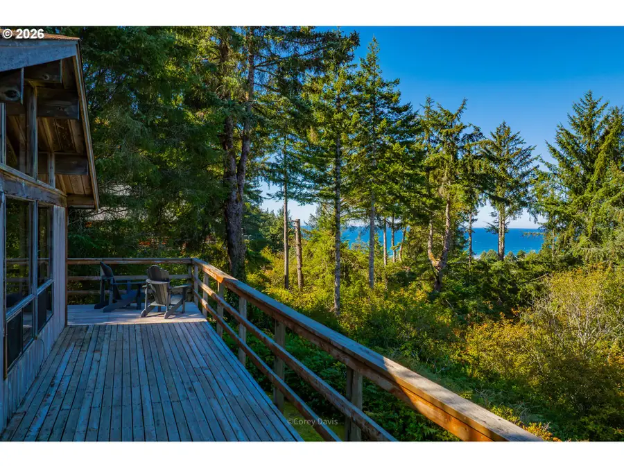 285 University Ave, Manzanita, OR 97130 - #2