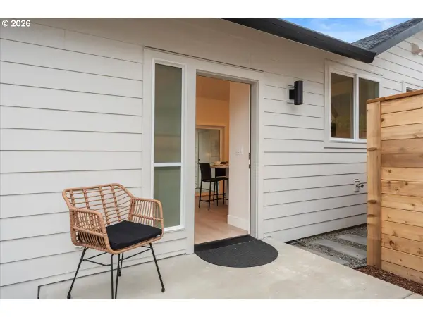 6703 SE 69th Ave #B, Portland, OR 97206