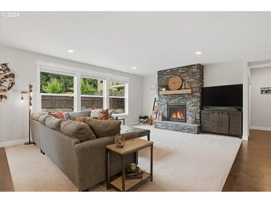 3293 N Abernathy Cir, Ridgefield, WA 98642 - #3