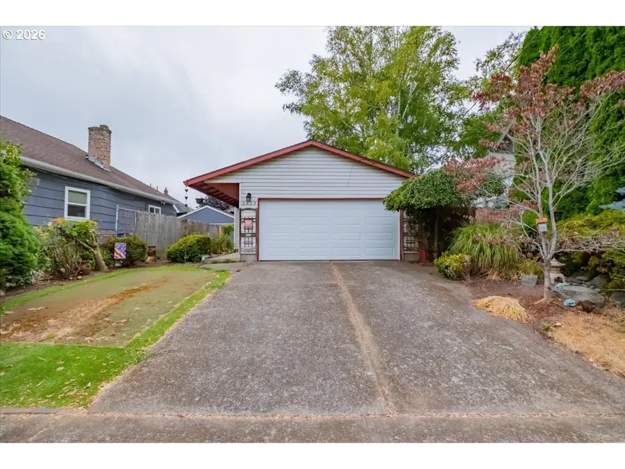 3217 SE 51st Ave, Portland, OR 97206 - #2