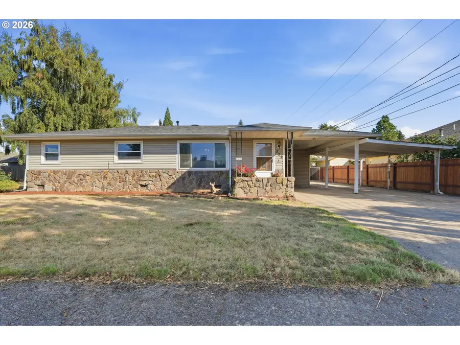 722 Elm St, Woodburn, OR 97071 - #2