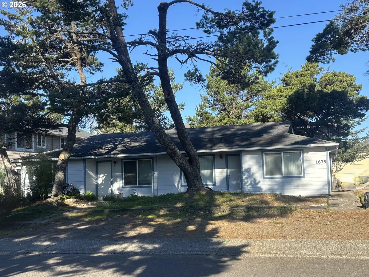 1675 22nd St, Florence, OR 97439 - Image #1