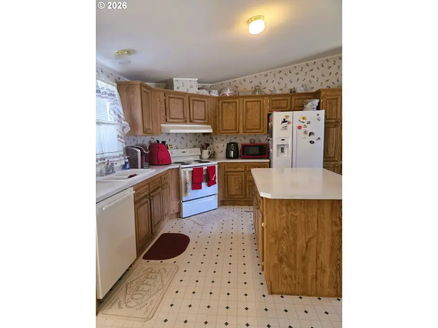 970 W 5th St, Arlington, OR 97812 - #3