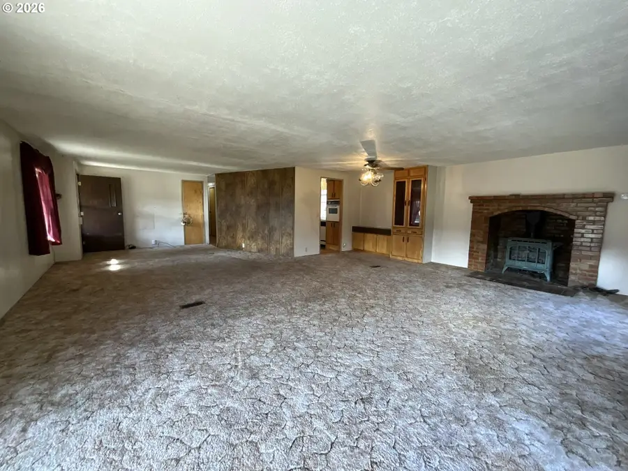 303 Pine Ave, Spray, OR 97874 - #3