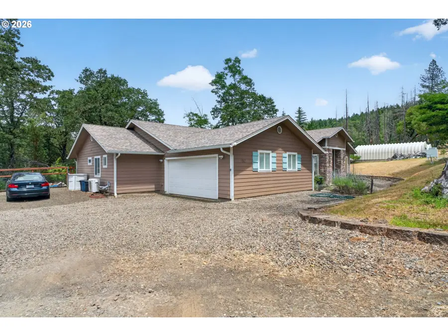 180 Hawkeye Ln, Roseburg, OR 97471 - #2