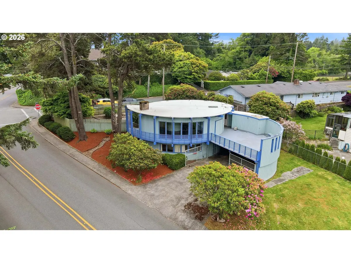 1010 Hemlock Ave, Coos Bay, OR 97420 - #1