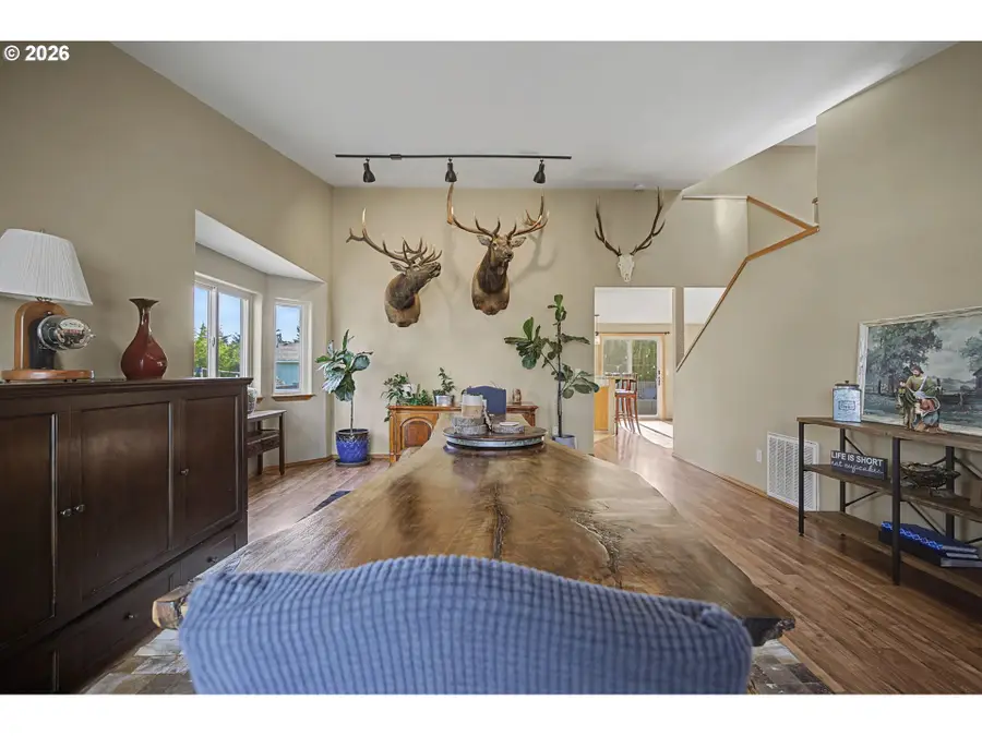 620 SE 11th Cir, Troutdale, OR 97060 - #3