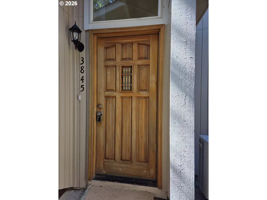 3845 Wilshire Ln, Eugene, OR 97405 - #2
