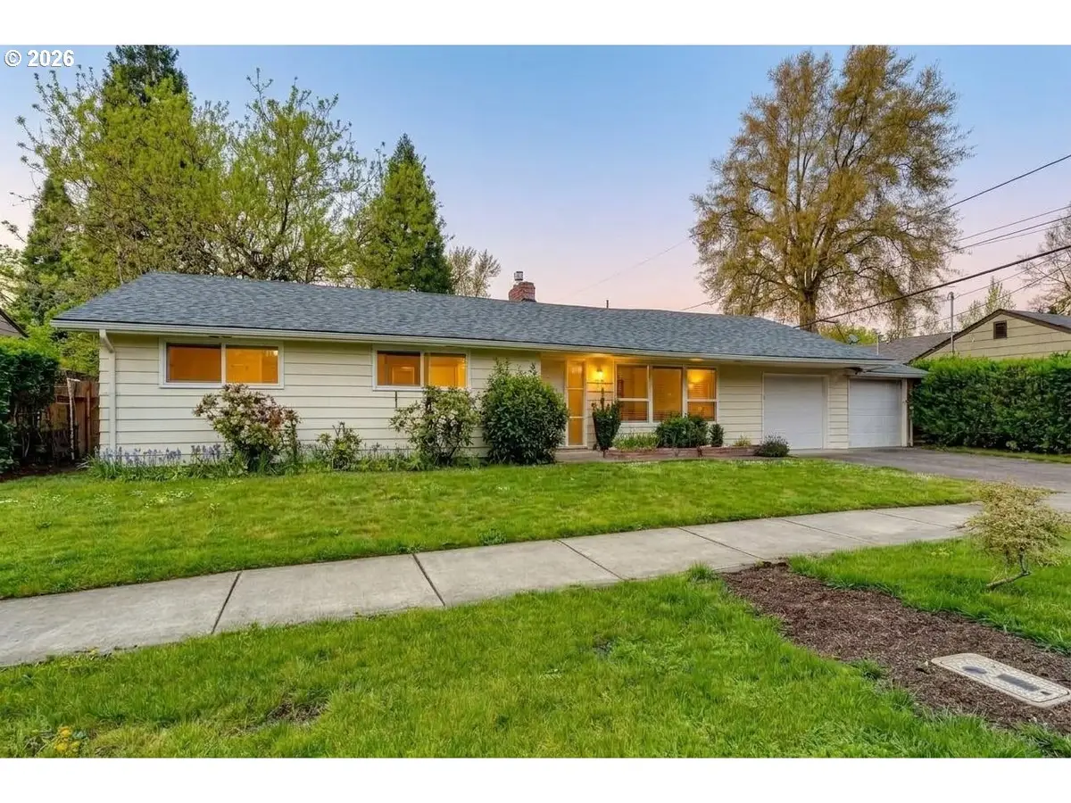 1255 E 24th Ave, Eugene, OR 97403 - #1