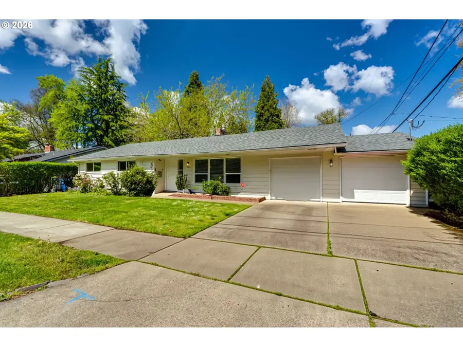 1255 E 24th Ave, Eugene, OR 97403 - #2