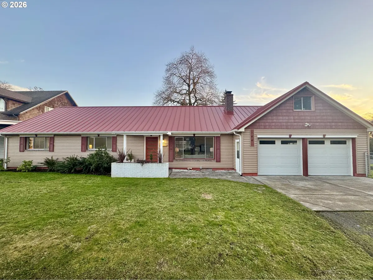 144 Briarcliff Dr, Eugene, OR 97404 - Image #1