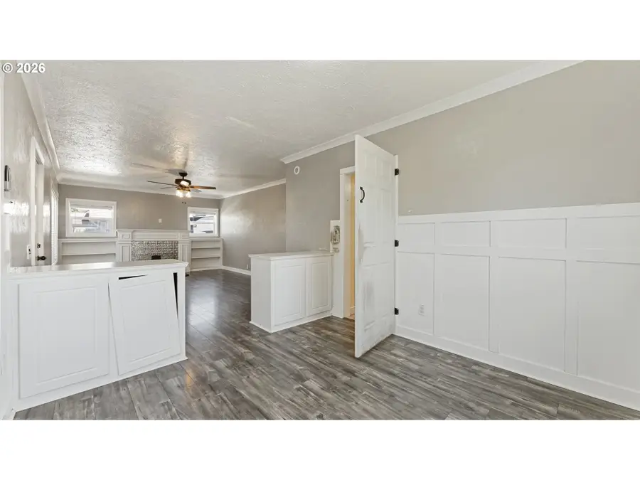 1901 Long St, Sweet Home, OR 97386 - #2