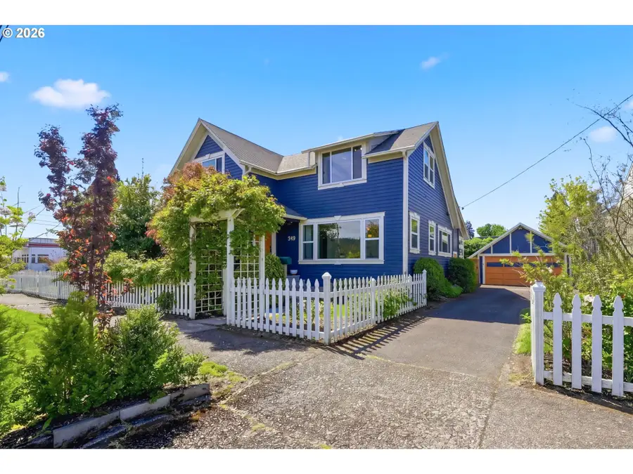 349 S 6th St, Cottage Grove, OR 97424 - #2