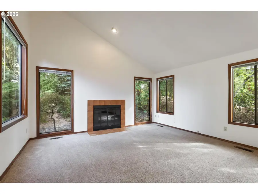 25 Aquinas St, Lake Oswego, OR 97035 - #3
