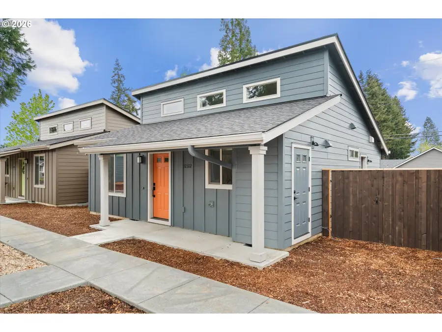 12312 Meadowlawn Dr, Oregon City, OR 97045 - #2
