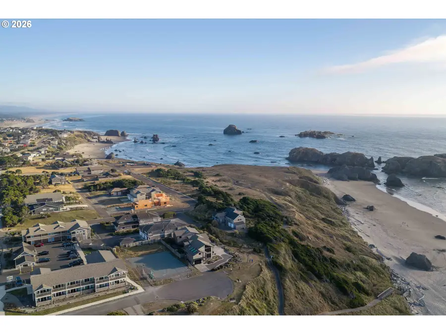 1495 8th St, Bandon, OR 97411 - #2