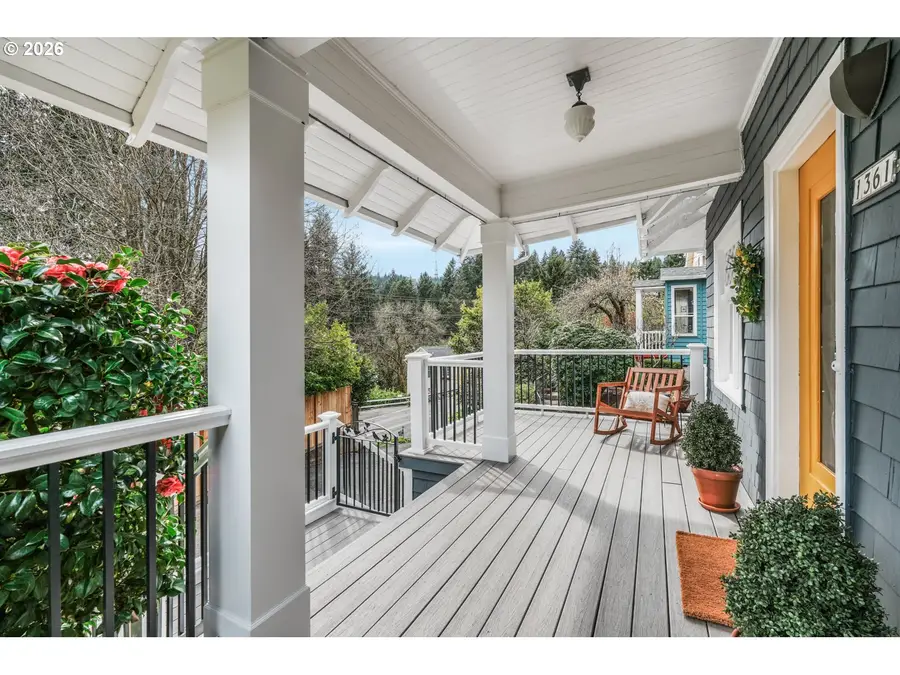 1361 SW Broadway Dr, Portland, OR 97201 - #3