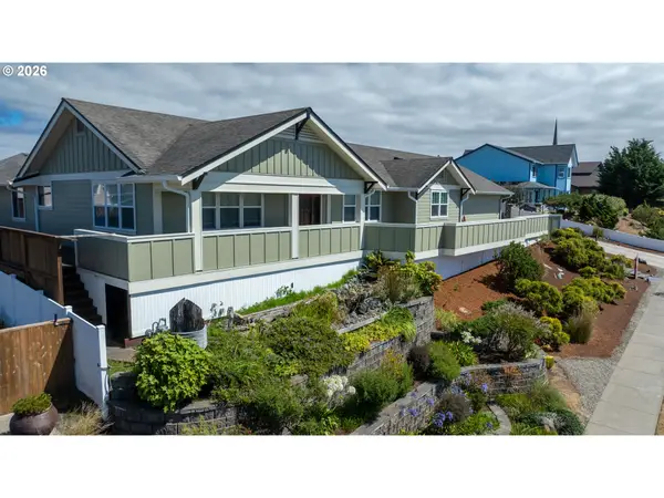1975 Cleveland St, NorthBend, OR 97459