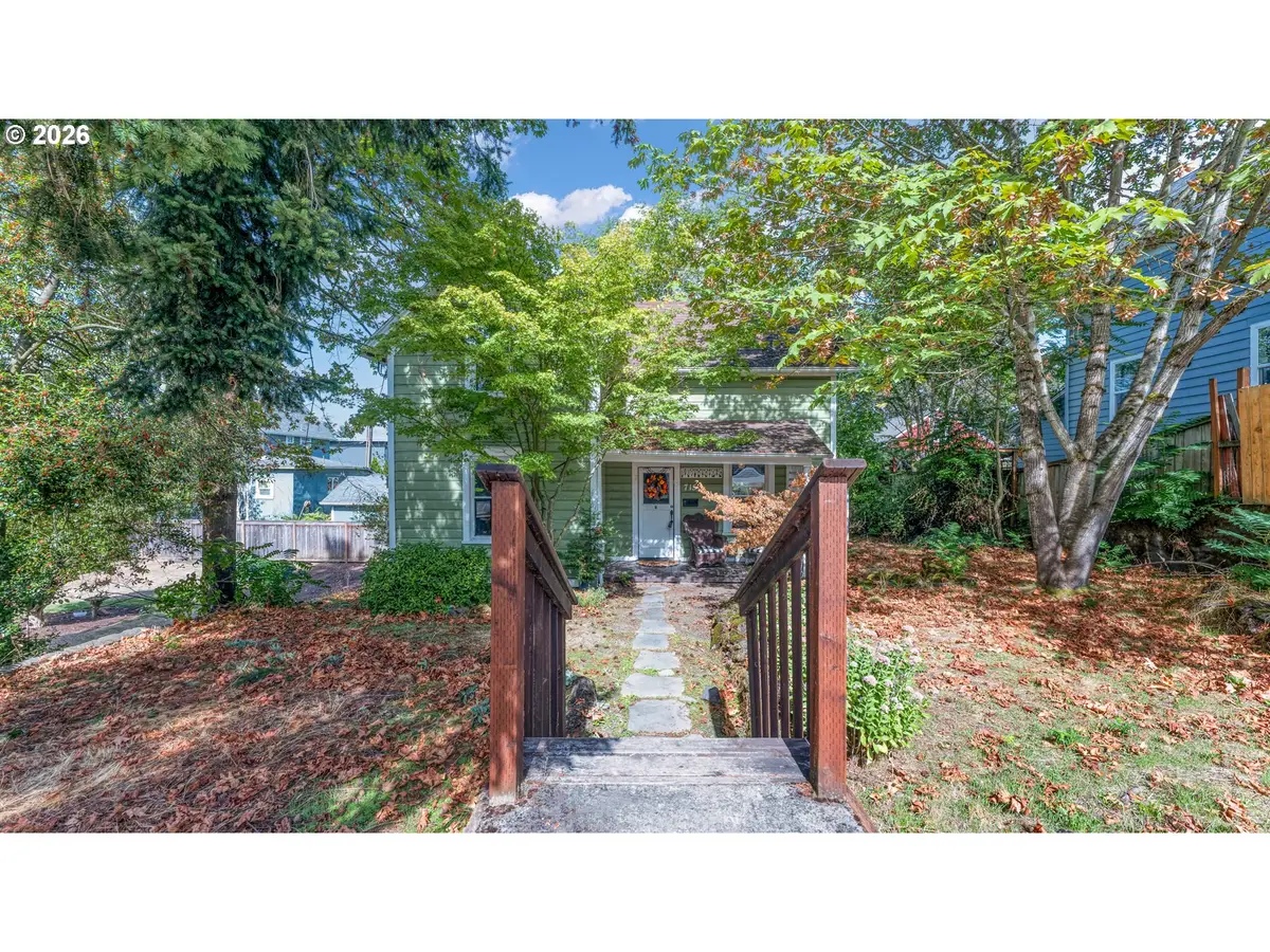 715 9th St, Oregon City, OR 97045 - #1