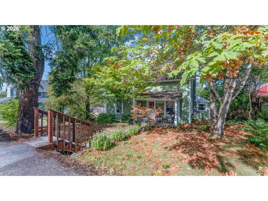 715 9th St, Oregon City, OR 97045 - #3