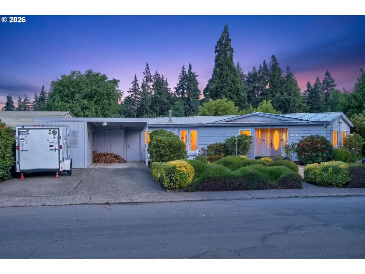 21986 Laurel Ave, Aurora, OR 97002 - #1