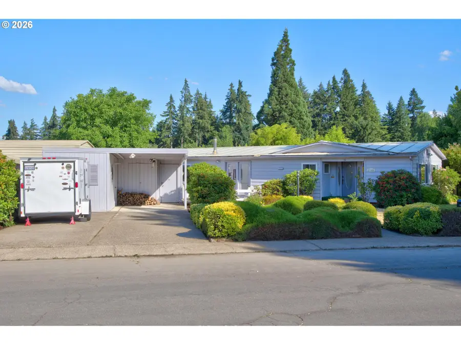 21986 Laurel Ave, Aurora, OR 97002 - #2