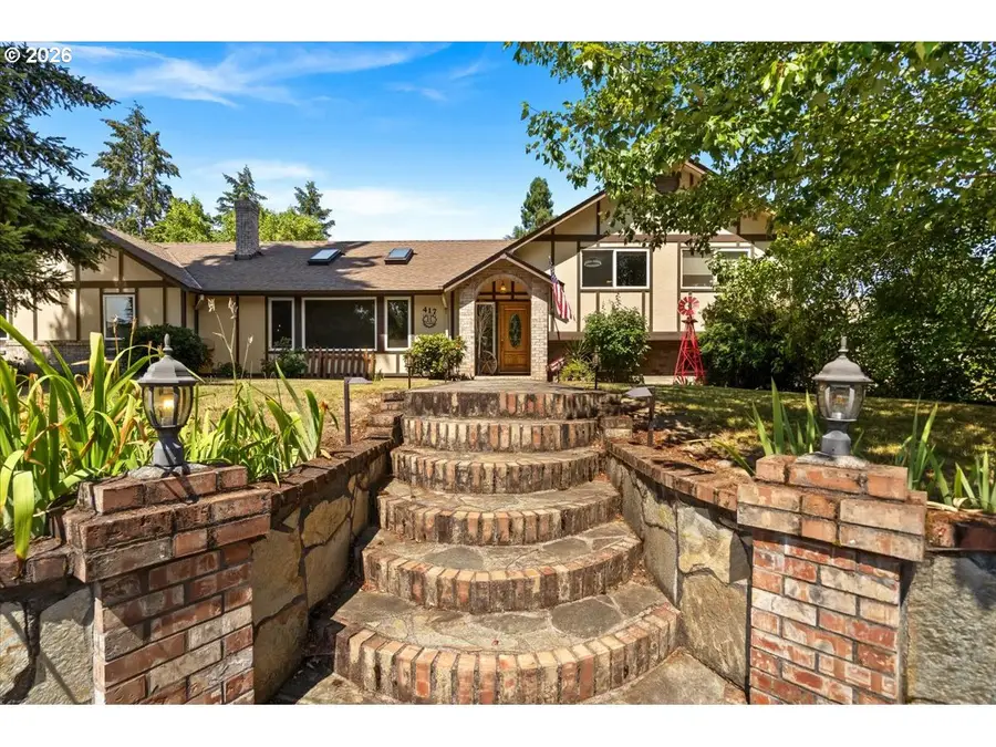 417 Blue Jay Ave, Forest Grove, OR 97116 - #2